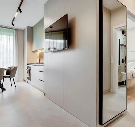 New Business And Leisure Modern Next To Metro Station With Wifi And Free Private Parking