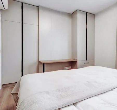 New Business And Leisure Modern Next To Metro Station With Wifi And Free Private Parking Apartament